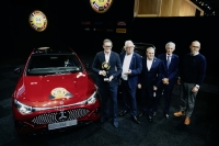 Mercedes wint voor het eerst in 52 jaar Auto van het Jaar